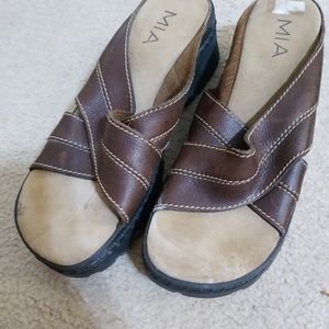 BOGO Brown Mia high slides 11